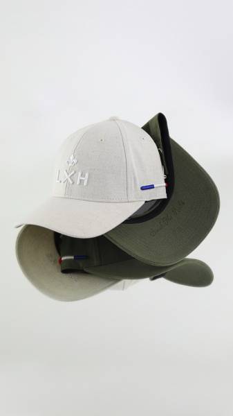 Casquettes légères en lin blanc LXH chez ELLE et LUI