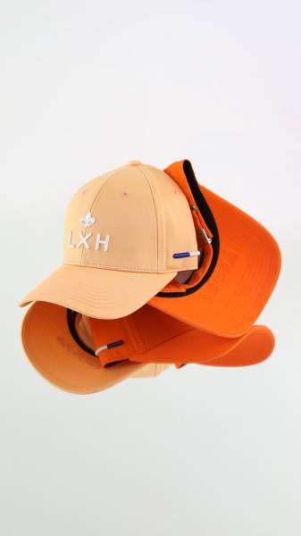 Casquettes et bobs orange LXH chez ELLE et LUI